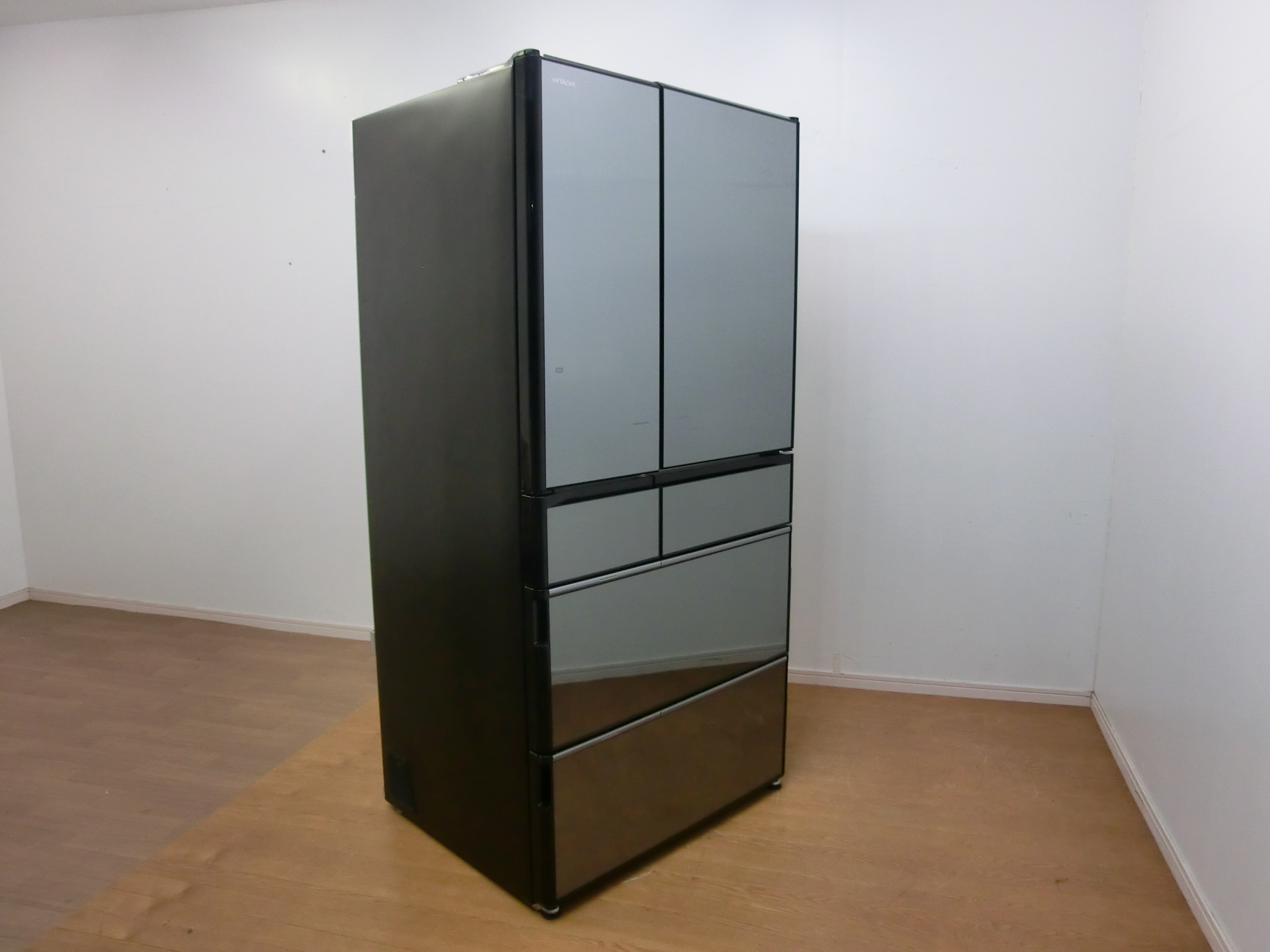 HITACHI(日立) 730L 冷凍冷蔵庫(R-X7300F) “真空チルド” 買取しました 
