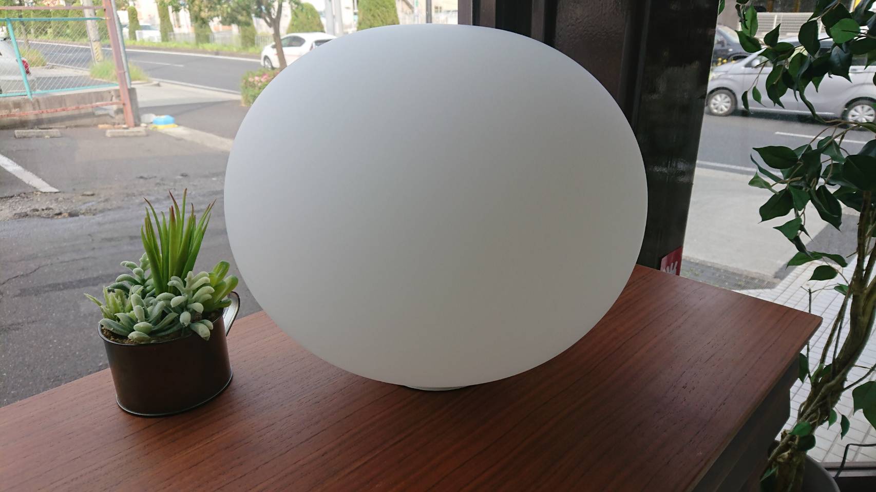 Flos フロス Glo Ball グローボール Basic1 17年製 テーブルランプ 買取しました 愛知と岐阜のリサイクルショップ 再良市場