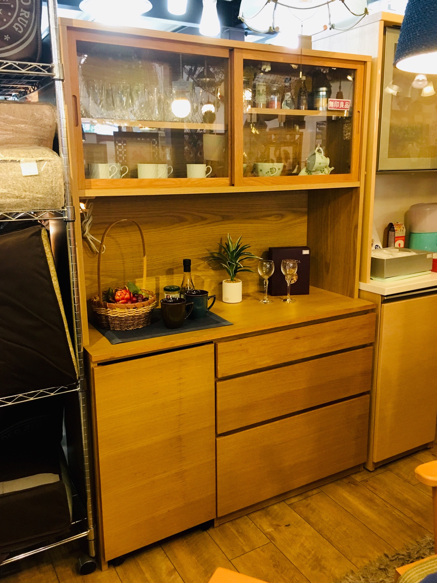 無印良品 食器棚 ワゴン付き - 収納家具
