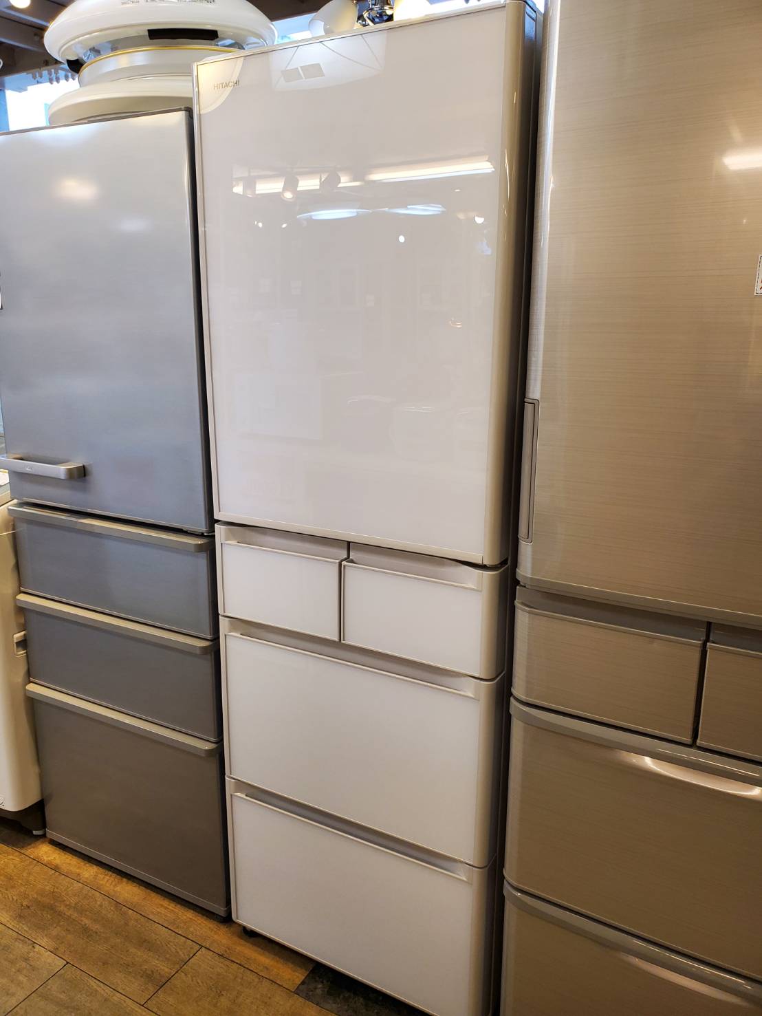HITACHI 5ドア冷蔵庫のご紹介です - キッチン家電