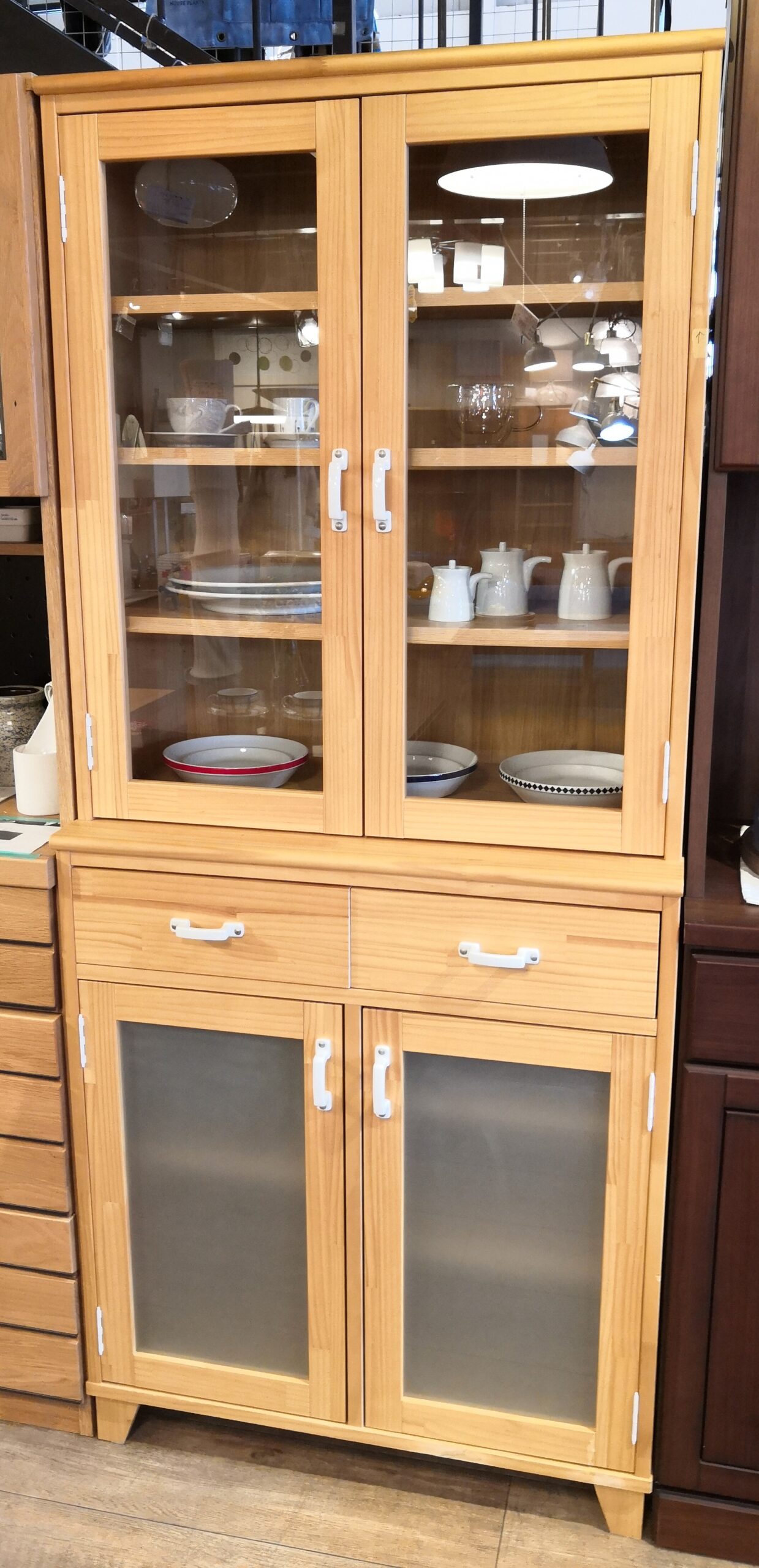 モモナチュラル カップボード 食器棚 - キッチン収納