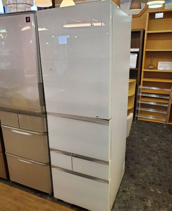 D-17【ご来店頂ける方限定】TOSHIBAの5ドア冷凍冷蔵庫です - キッチン家電