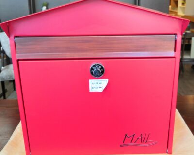 mail box moil red post