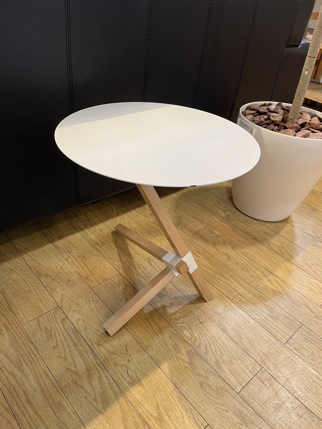 DUENDE デュエンデ TRE SIDE TABLE トレ サイドテーブル 買取しました