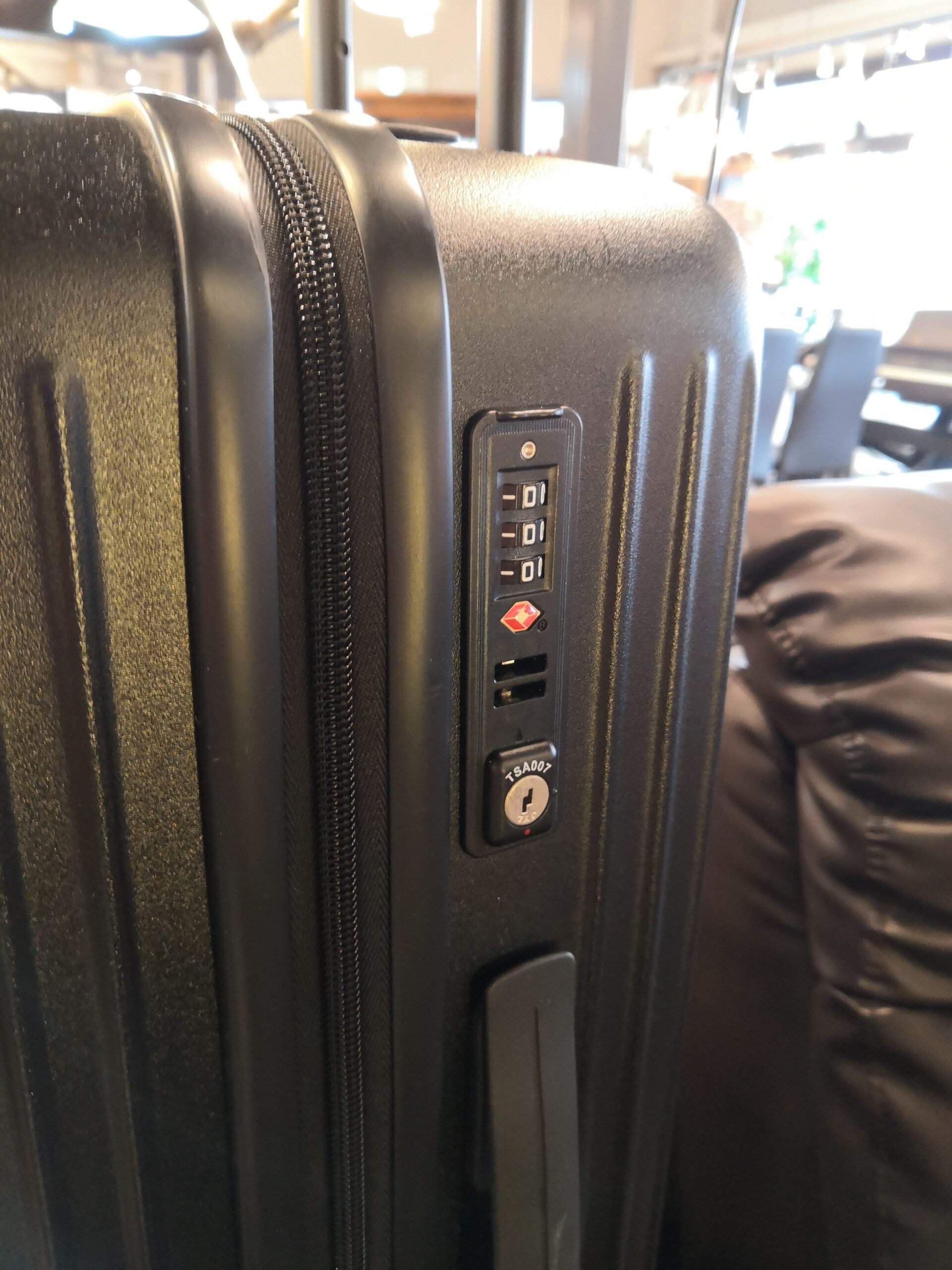 【新品未使用】メルセデスベンツ　キャリーバッグ　スーツケース　130周年　31L