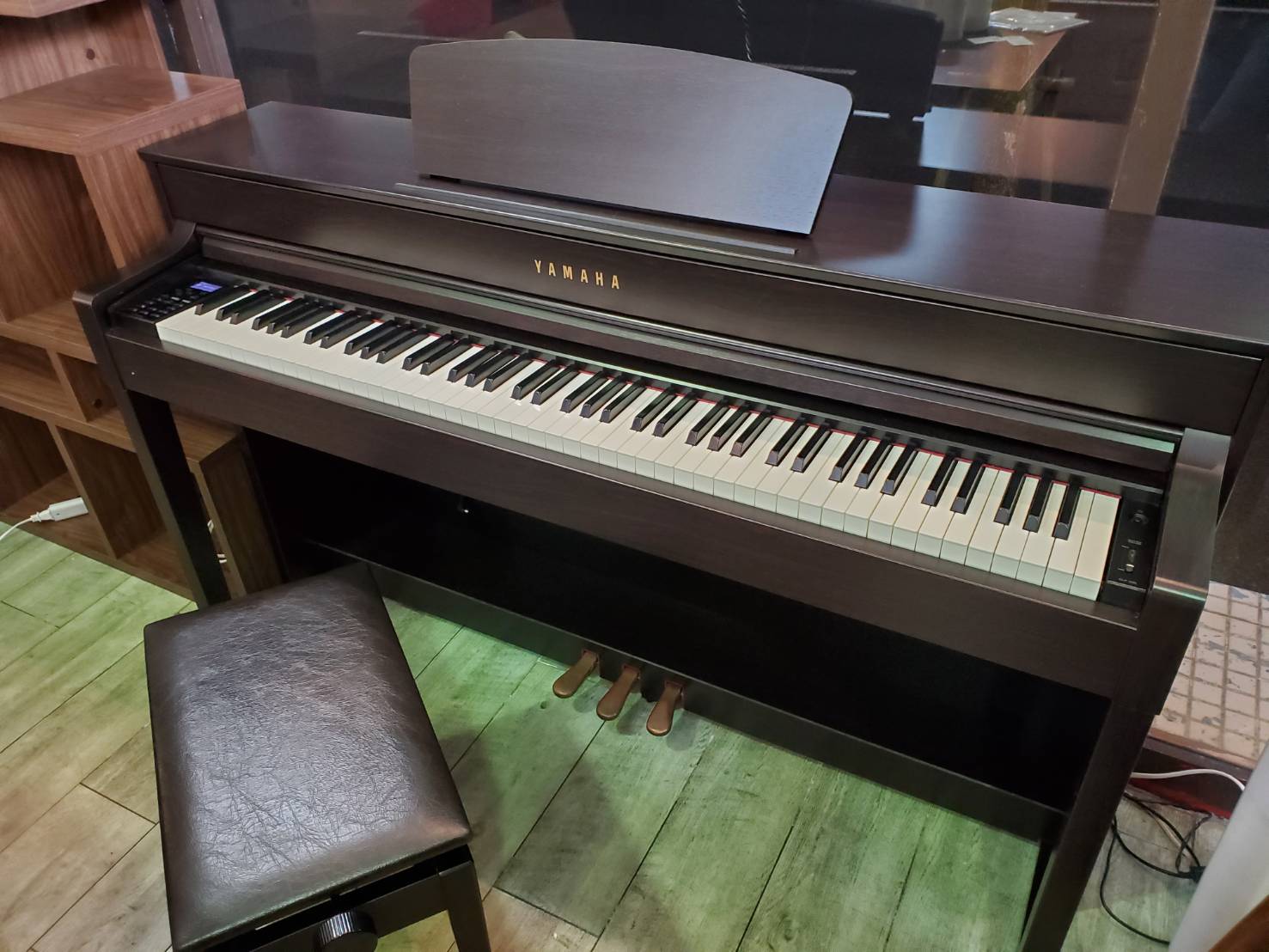 ☆YAMAHA ヤマハ 電子ピアノ Clavinova クラビノーバ ローズウッド調 88鍵 高低椅子付き デジタルピアノ 買取しました☆ |  愛知と岐阜のリサイクルショップ 再良市場