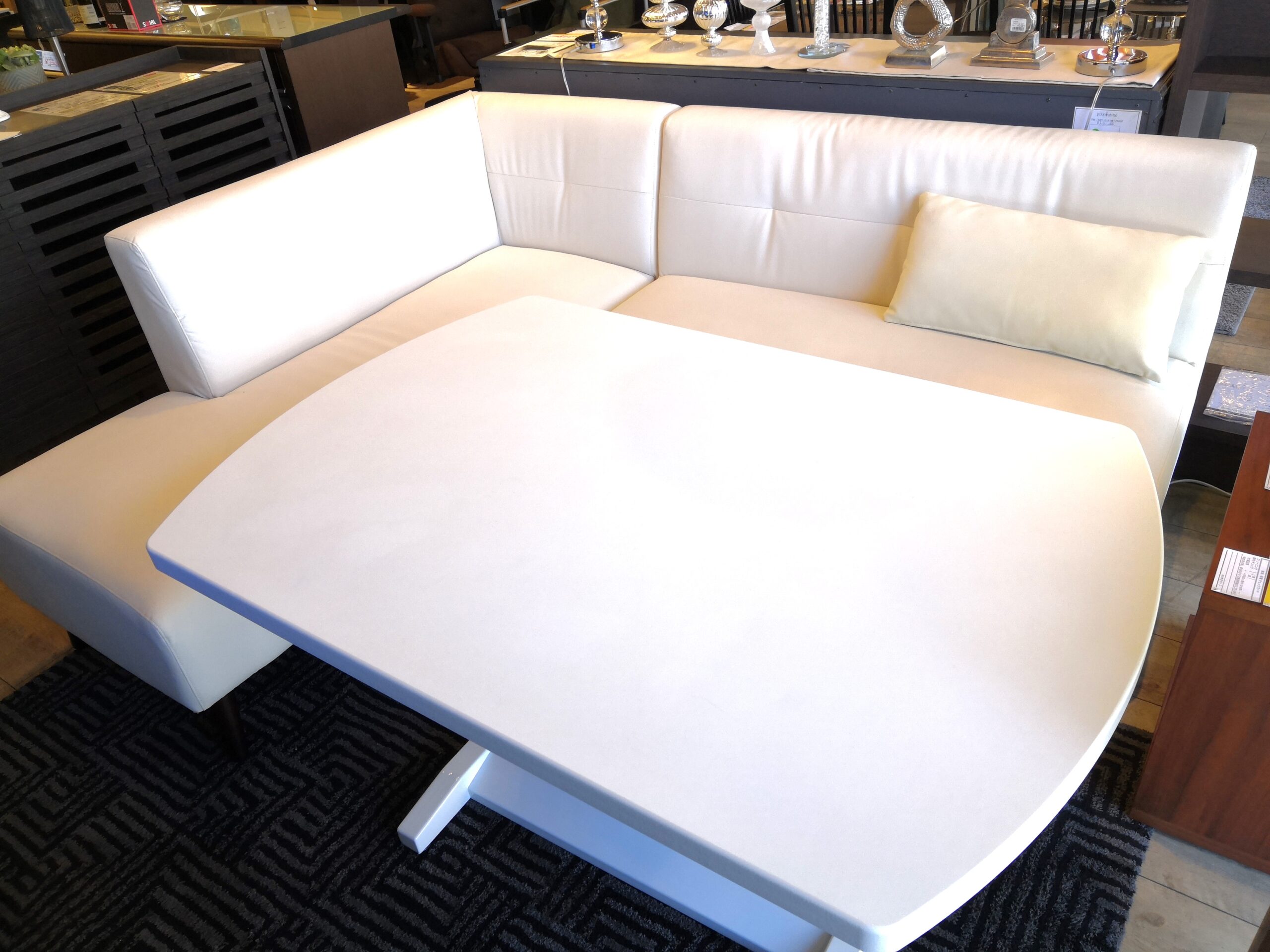 中古品】リビング家具 コーナーソファ sofa ホワイト 昇降テーブル キッチンダイニング ソファダイニングセット 買取しました。 |  愛知と岐阜のリサイクルショップ 再良市場