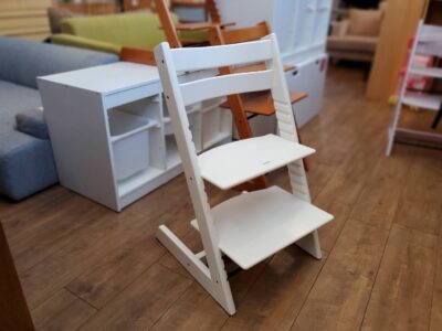 STOKKE　ストッケ　TRIPPTRAPP　トリップトラップ　ベビーチェア　ハイチェア　キッズチェア　子供用椅子　イス　チェア　ホワイト　新モデル　北欧　モダン　リサイクルショップ　再良市場　天白　名東　昭和　千種　瑞穂　緑　日進　豊明　東郷　おススメ　オススメ お洒落　オシャレ　中古　美品