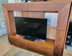 岡家具　リビングボード　テレビボード　テレビ台　ハイタイプ　Chuva　シューヴァ　シリーズ　無垢材　ウォールナット　モダン　インダストリアル　男前　ミッドセンチュリー　ソフトクローズ　収納付き　宮付き　上下左右収納　リサイクルショップ　再良市場　天白　名東　昭和　千種　瑞穂　緑　日進　豊明　東郷　おススメ　オススメ お洒落　オシャレ　中古