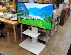 TOSHIBA　東芝　43型　43v型　43V型　液晶テレビ　スマートテレビ　4Kテレビ　4K対応　2021年製　43C350X　テレビスタンド付き　壁寄せテレビスタンド　ネット動画対応　ダイレクトボタン　高画質　高音質　高コントラスト　高精細　棚板付き　リサイクルショップ　再良市場　天白　名東　昭和　千種　瑞穂　緑　日進　豊明　東郷　おススメ　オススメ お洒落　オシャレ　中古