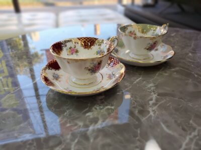 ROYAL ALBERT　ロイヤルアルバート　カップ＆ソーサー　コーヒーカップ　ティーカップ　ティータイム　EMPRESS　エンプレスシリーズ　エンプレス　JOSEPHINE　ジョセフィーヌ　CATHARINE　エカテリーナ　キャサリン　女帝　皇后　1983年　廃盤　廃番　リサイクル　最良市場　天白区　名東区　昭和区　千種区　瑞穂区　緑区　日進市　豊明市　東郷町　買取　出張買取　高価買取　販売　お値打ち　特価　1点物　1点モノ　早い者勝ち　おすすめ　おしゃれ　中古品　中古美品　キレイ