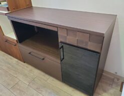 FURNITURE GART　ガルト　COLK　コルク　シリーズ　キッチンカウンター　キッチン収納　食器棚　レンジ台　作業台付き　ダークブラウン　ダークグレーガラス　ガラス扉　デザイン性　凸凹デザイン　リサイクルショップ　再良市場　天白　名東　昭和　千種　瑞穂　緑　日進　豊明　東郷　おススメ　オススメ お洒落　オシャレ　中古　モダン　シンプル　インダストリアル　ミッドセンチュリー　