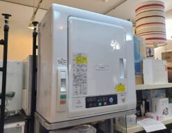 HITACHI / 日立　5K 衣類乾燥機　スタンド付き　DE-N50WU　2021年製