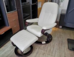 himolla　ヒモラ　ゼロストレスチェア　パーソナルチェア　リクライニングチェア　ラウンジチェア　オットマン付き　足置き付き　　ホワイト　アイボリー　オフホワイト　ベージュ　ダークブラウン　本革張り　革張り　レザー　ウレタン　Sサイズ　IDC大塚家具取り扱い　IDC　リサイクルショップ　再良市場　天白　名東　昭和　千種　瑞穂　緑　日進　豊明　東郷　おススメ　オススメ お洒落　オシャレ　中古